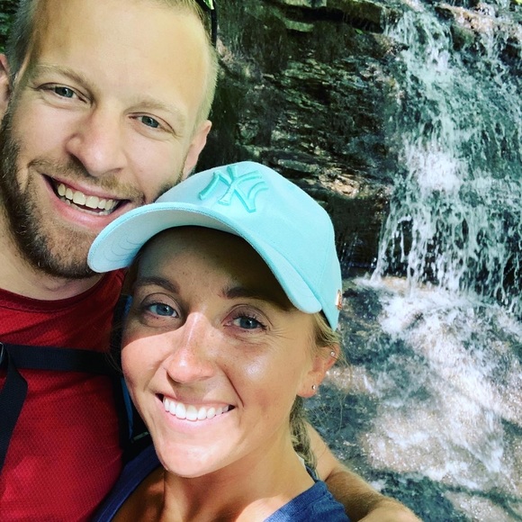 Meet your Posher, Laura - Picture 1 of 1